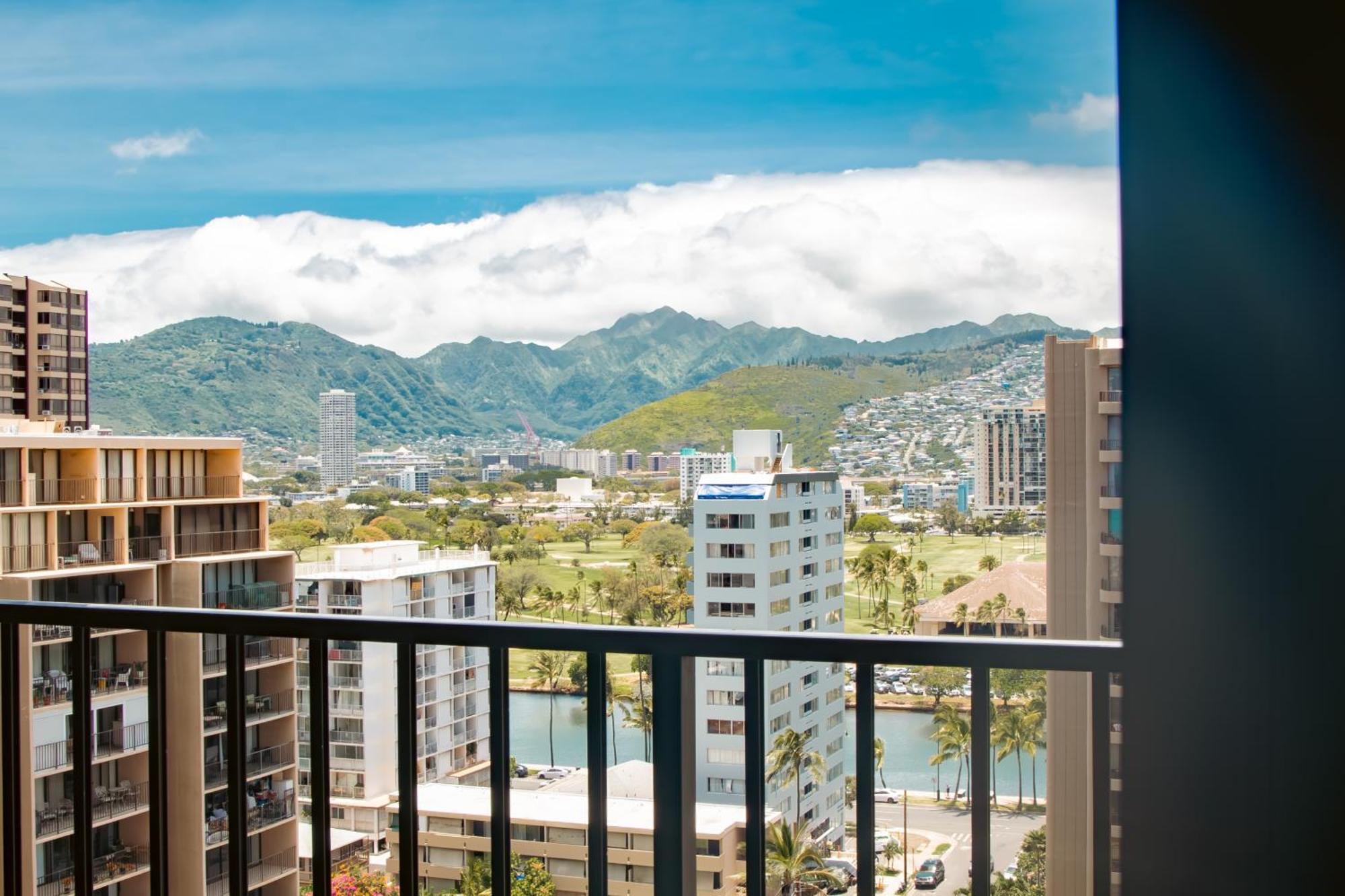 Mountain View Condo W/ King-Size Bed, Free Parking Honolulu Buitenkant foto