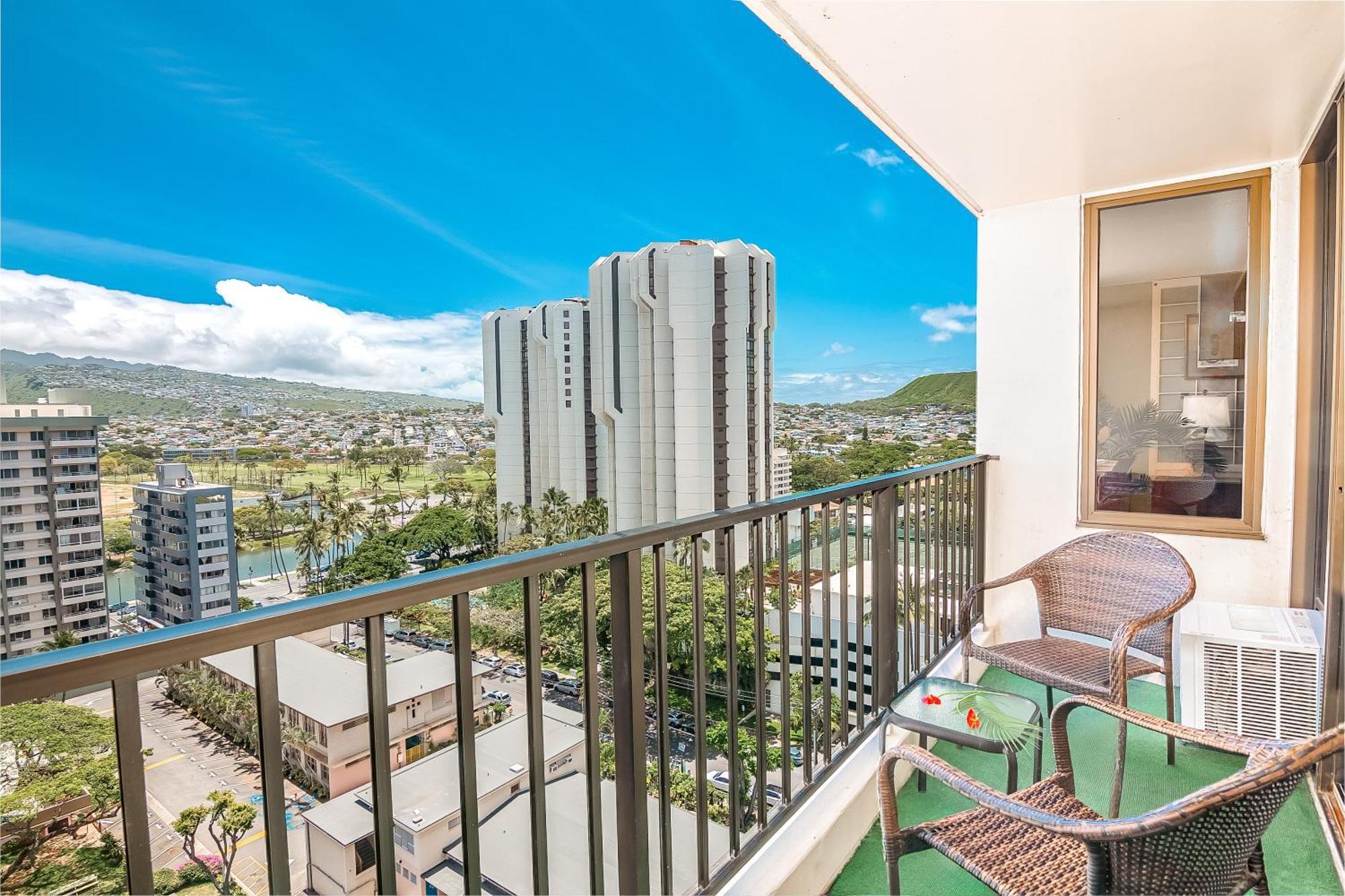 Mountain View Condo W/ King-Size Bed, Free Parking Honolulu Buitenkant foto